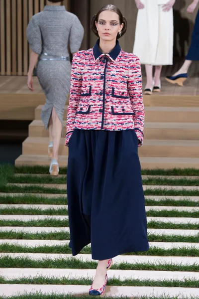 Look 13